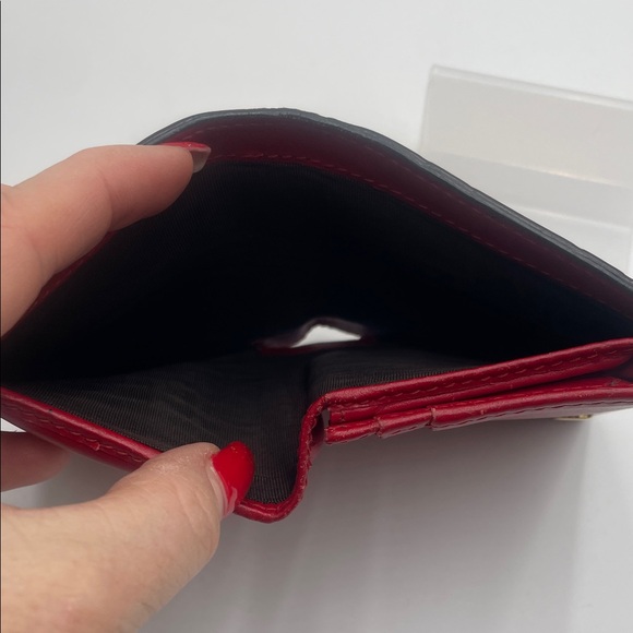 Gucci Scarlet Embossed wallet - Picture 5 of 8